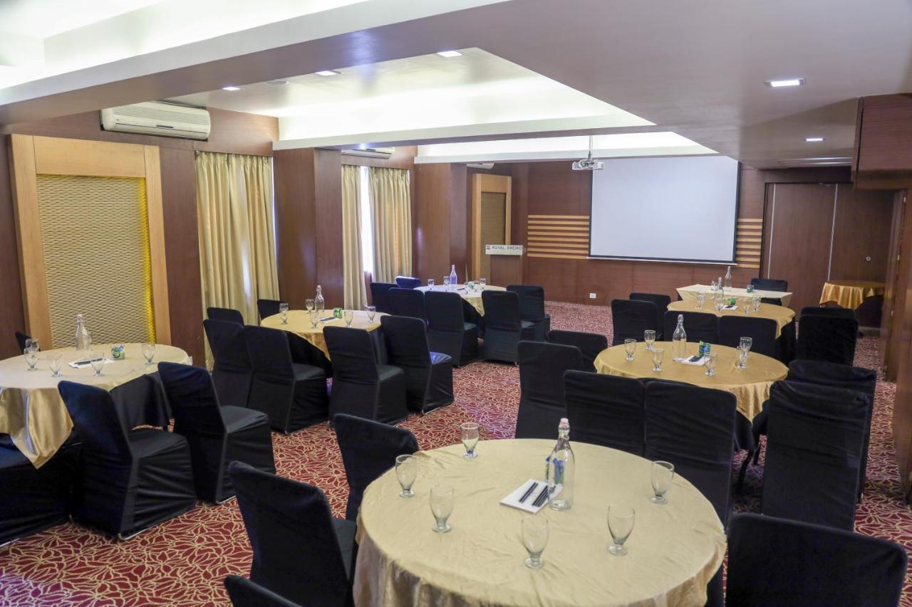 Royal Orchid Golden Suites Pune Eksteriør bilde
