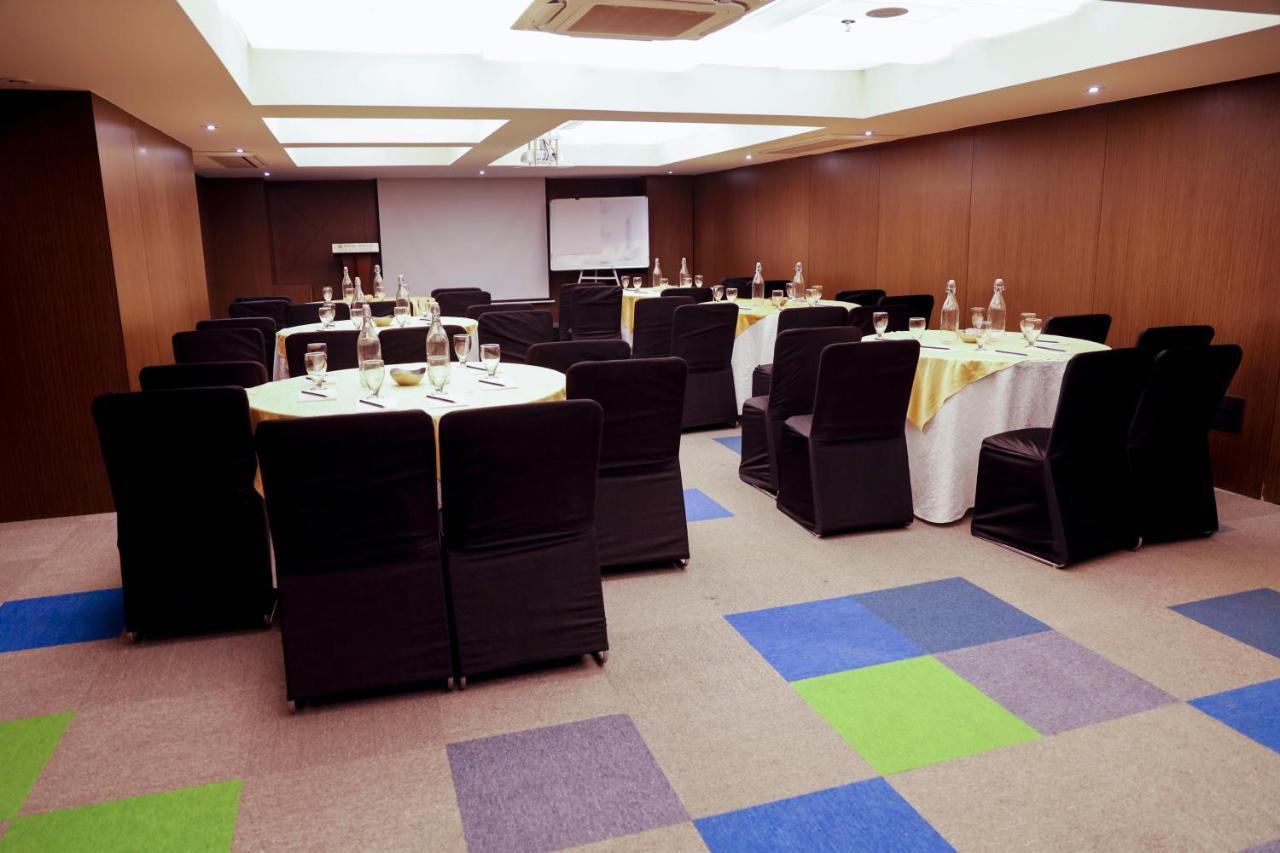 Royal Orchid Golden Suites Pune Eksteriør bilde