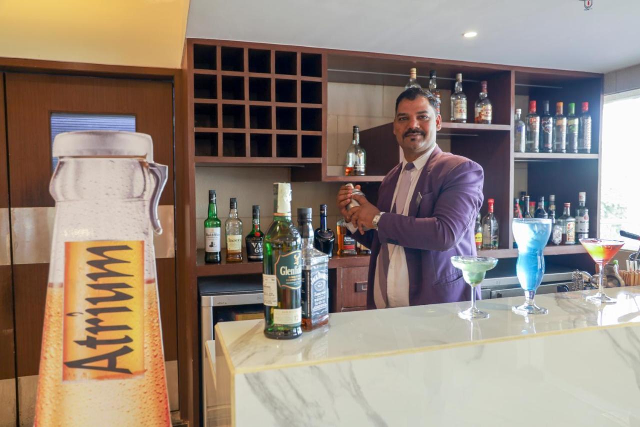 Royal Orchid Golden Suites Pune Eksteriør bilde