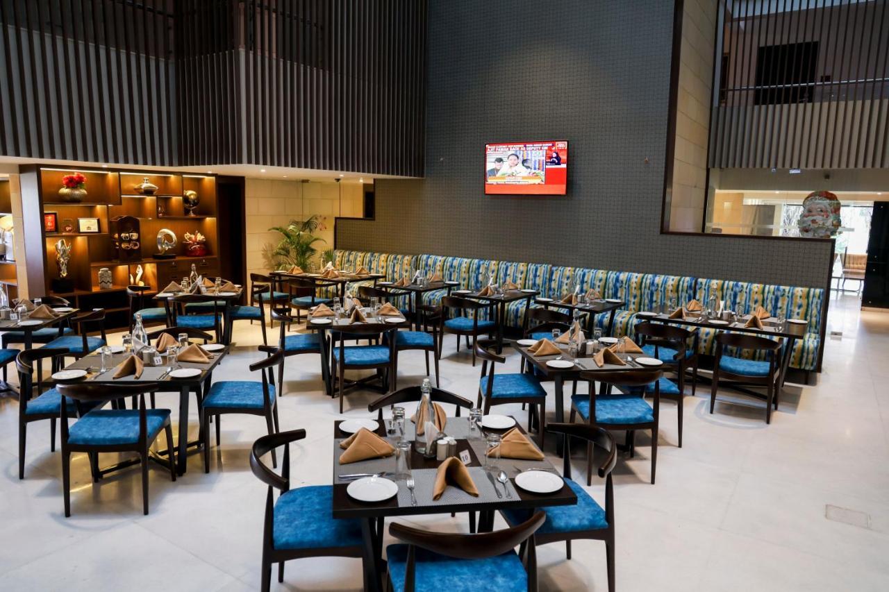 Royal Orchid Golden Suites Pune Eksteriør bilde