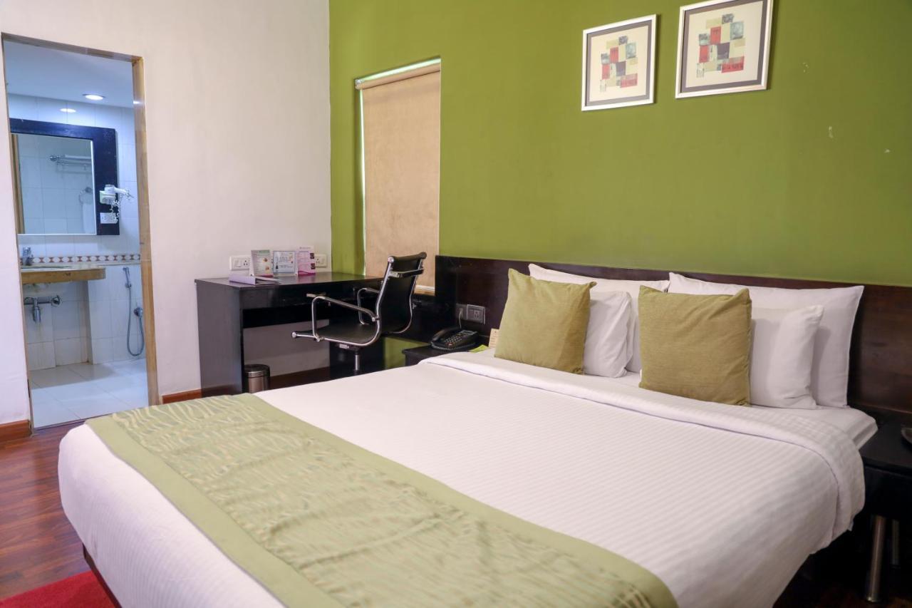 Royal Orchid Golden Suites Pune Eksteriør bilde