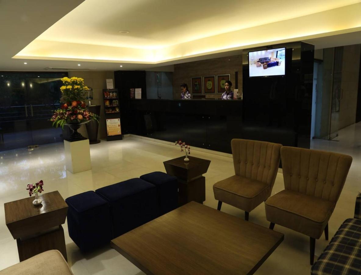 Royal Orchid Golden Suites Pune Eksteriør bilde